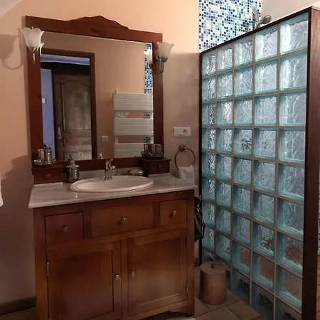 La Dame Blanche Bed & Breakfast *
